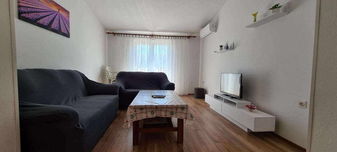 Apartments Jele Baska  Exterior photo