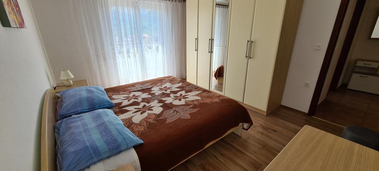 Apartments Jele Baska  Exterior photo